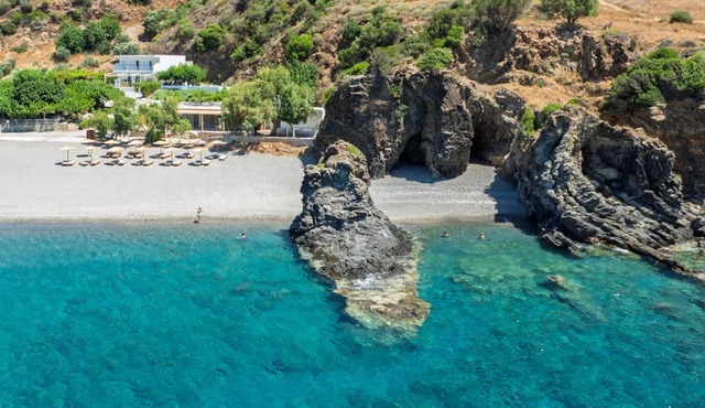 Spilies Beachfront Retreat by TheCreteEscape in Korakas