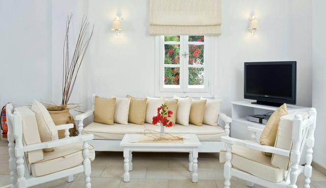 Spiros & Hiroko Hotel - Adults Only
