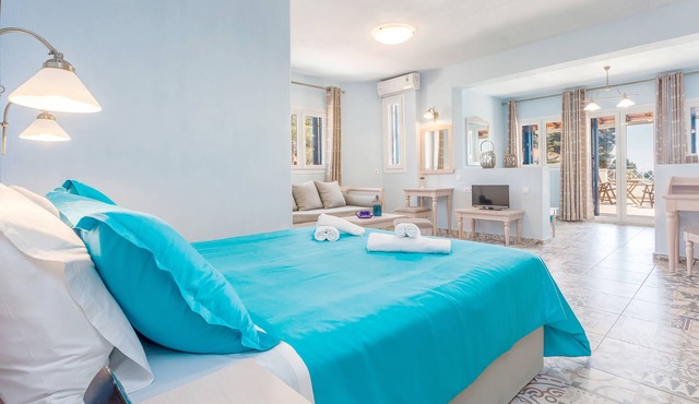 Stafylos Suites Boutique Hotel