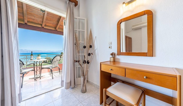 Studio Apartment '8' with Sea View, Wi-Fi and Air Conditioning in Corfu