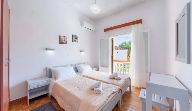 Studio Apartment 'Maltas 6' with Shared Terrace, Wi-Fi and Air Conditioning in Corfu