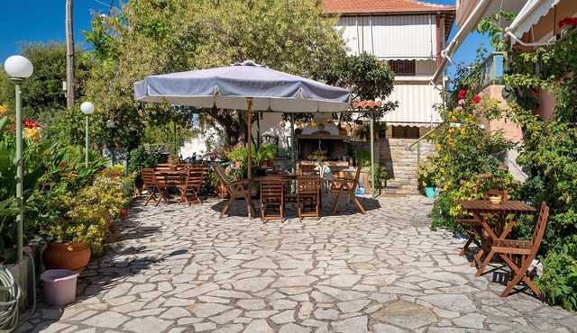 Studio Apartment 'Nontas Home 24' with Mountain View, Wi-Fi and Air Conditioning in Kalamitsi