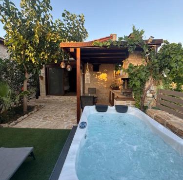 Studio Elena - Oasis holiday houses in Kokkinos Pirgos