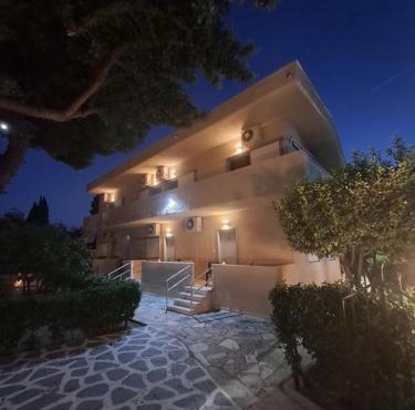 Studios Αποστόλης Selianitika