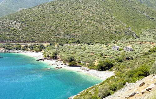 Stunning Home In Astros Arkadias With Wifi