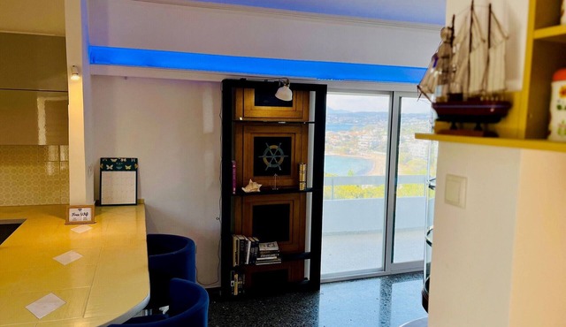 Stunning View Seaside 1-bed Apartment in Saronida