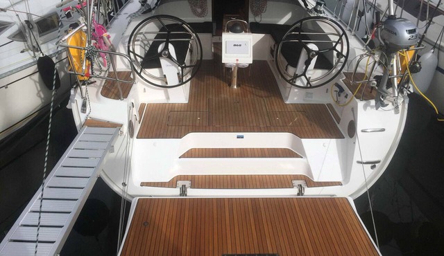 Sun-Kissed Sailing Adventure in Islas Esporadas