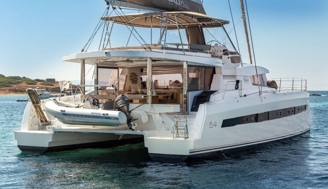 Sun-Kissed Sailing Adventure in Islas Sarónicas