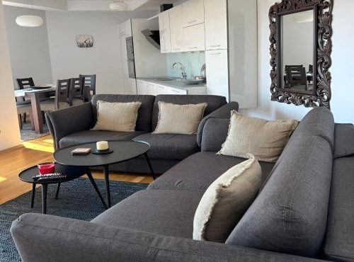 Sunlight Apartment Prishtina -Stunning Rooftop Views in Prishtinë