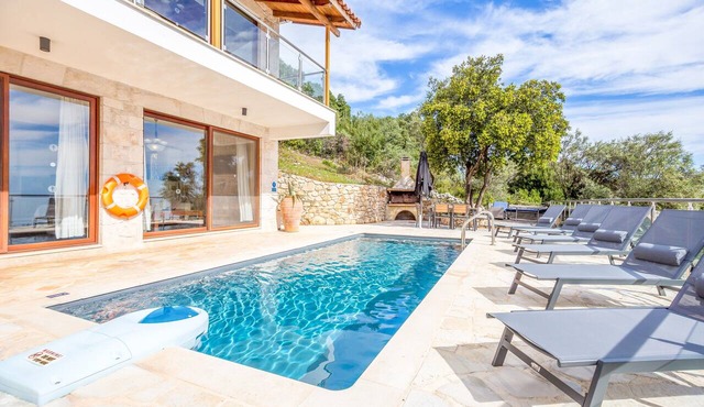 Sunset Vista Exclusive villa in Zakynthos