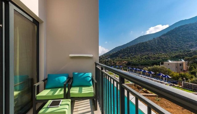 T Hotel Premium Suites in Mylopotamos