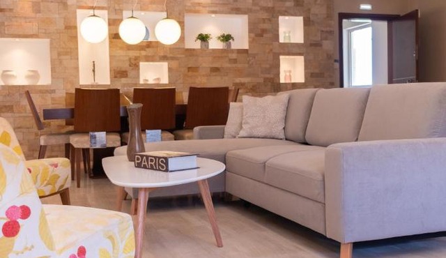 T122 residence in Paradisi