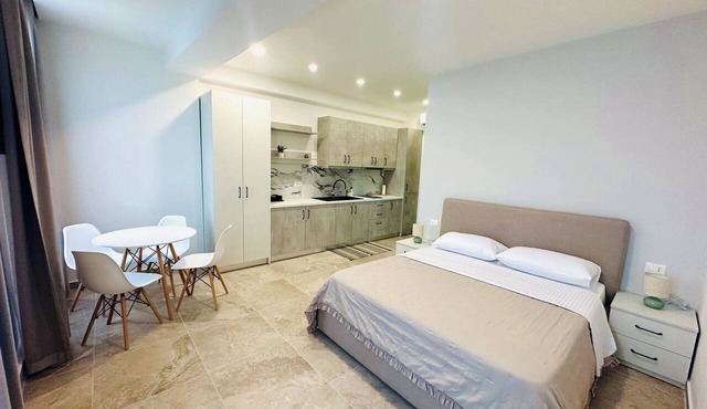 Tanushi Central Studio - Modern Stay in Vau i Dejës in Vau-Dejës