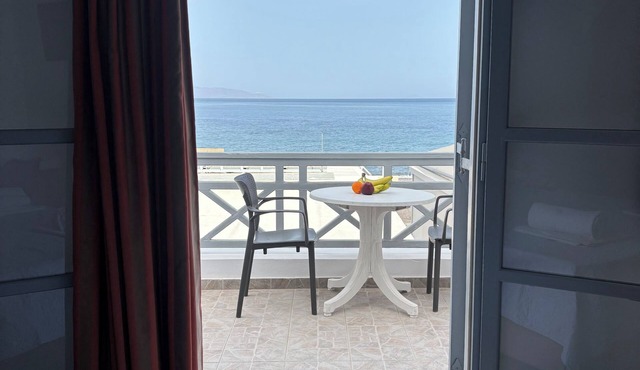 Tarelis Beach Apartments & Studios