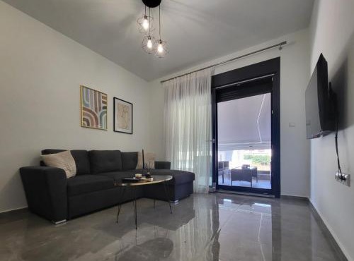 Thἕros Exceptional Residence in Nea Peramos