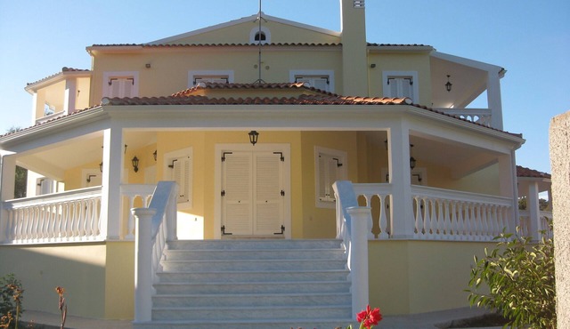 The Bennett Estate, 55 Sq.M unit in a luxurious Villa, in Sidari, Accommodates 3 in Corfu