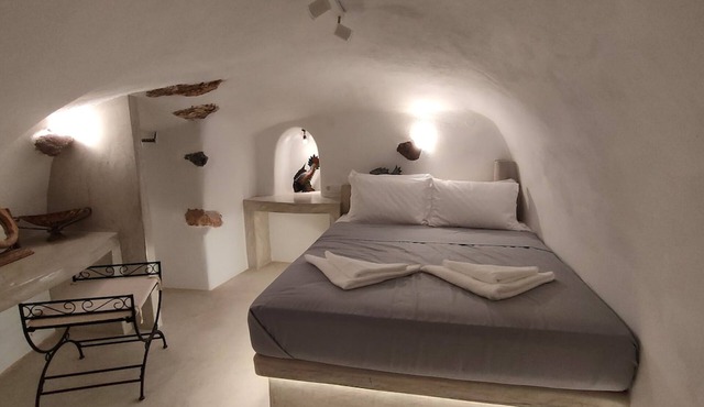 The Commander's Cave in Emporio