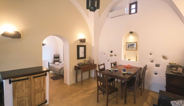 The Commander's House in Emporio