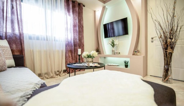 The Ivory - Luxury & Spacious Apartment in Egaleo-Athens in Athens