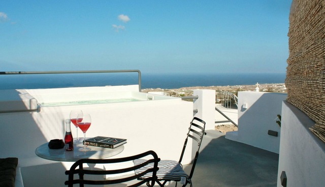 The Lava Villa | Exquisite villa in Fira, perfect for relaxation and unwinding