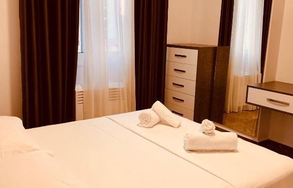 The Peak Hotel & Lounge in Orikum