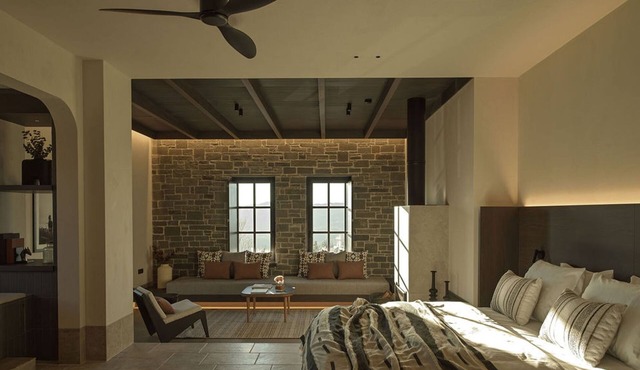 The Signature suite with indoor Jacuzzi by Oreno
