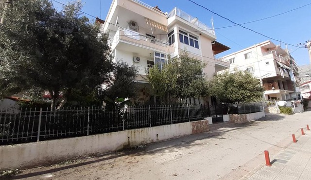 The White Iron studio No1 in Sarandë