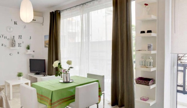 Thelma's Apartment in Athens