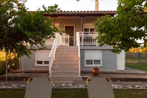 Themis Home in Mesimvría