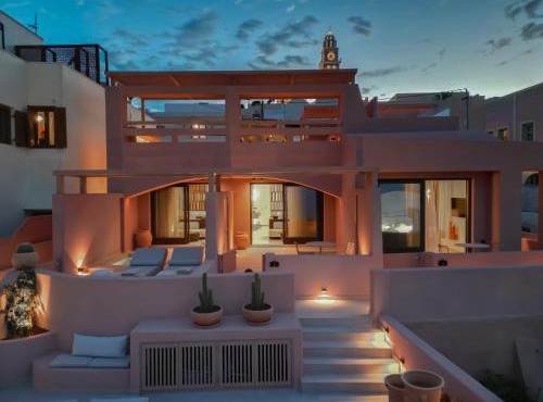 Thianne Luxury Suites in Fira