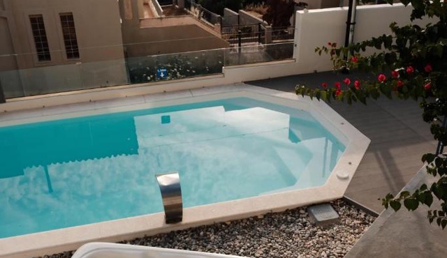 Thimari Sports & Spa with private pool and jacuzzi
