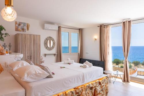 Tholos Stone Suite with Amazing View in Achlia