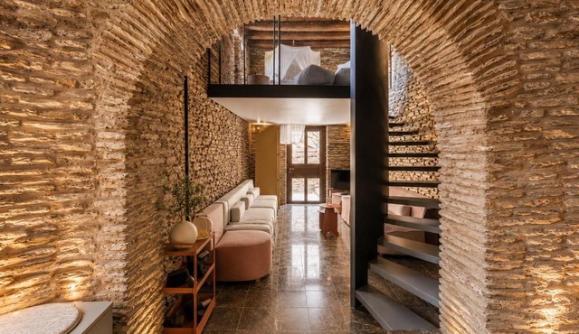Touchstone Villa - Private Pool, Mountain Views & Luxury Architecture in Andros