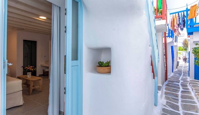Traditional Mykonian Home steps from Little Venice