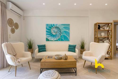 Turquoise Seashell Retreat Family Oasis N Beach in Vari
