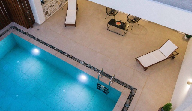 Two-bedroom villa with a private pool in Peri