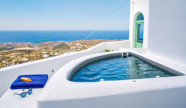 Two Gods Santorini Artemis SeaView Jacuzzi Suite