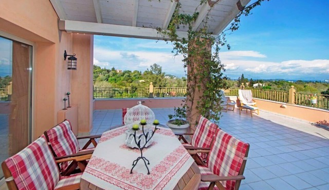 Unique architectural design, heart of a grren hill top, private, quiet, luxury! in Corfu