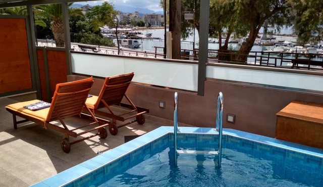 UTOPIA luxury apartment in Chania