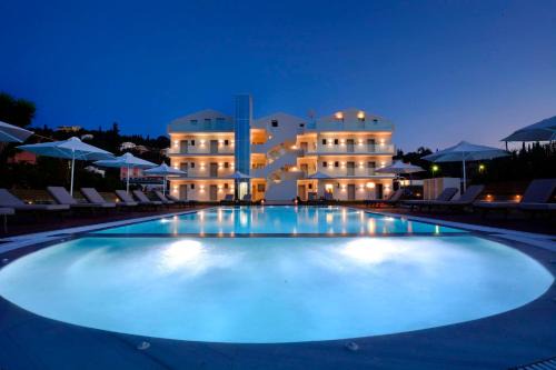 V Luxury Suites in Agía Eleoúsa