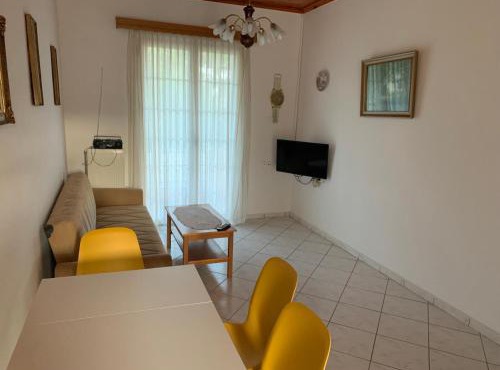 Vasilis home apartment in Mazarakiá