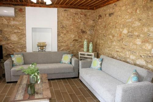 Vasilis House in Theologos