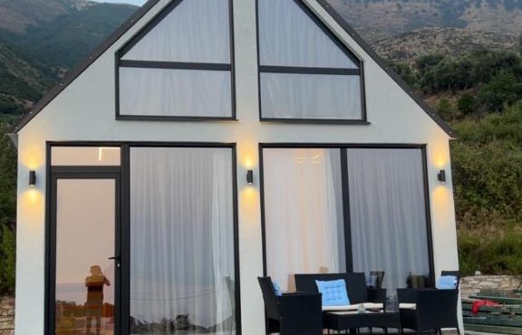 Vila Demiri in Sarandë