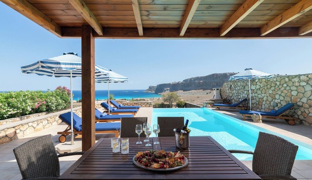 Villa Aegean Blue View, 3 bedrooms with Infinity Pool and Spectacular Seaviews