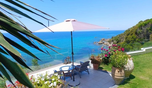 Villa am Meer Seahorse Bay Chalikounas, Korfu by Interhome in Aghios Mattheos