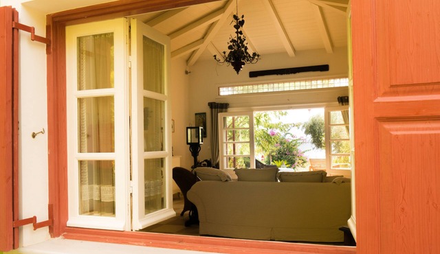 Villa Antigoni by JJ Hospitality- in Aghios Emilianos
