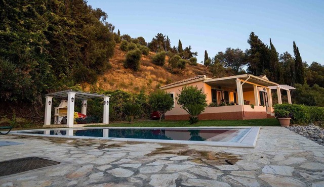 Villa Armonia B by Corfu Stay Solutions, Villa in Corfu