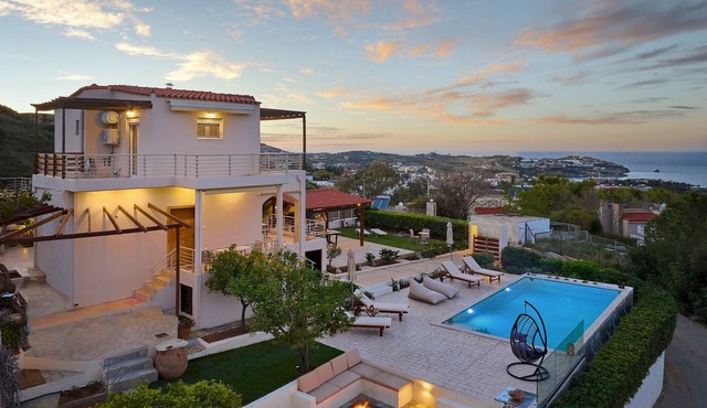 "Villa Caress" - Spacious villa with private pool and sea view in Malevizi