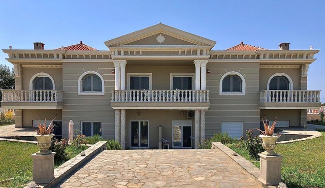 Villa Dimitri - GardenSide Souterrain in Alexandroupoli