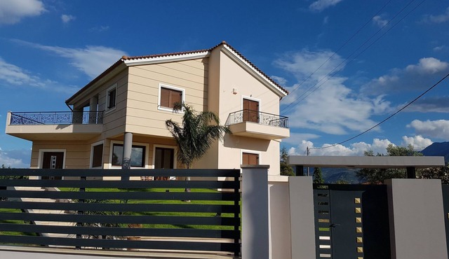 Villa "Dimitris" mit Blick auf das Wasser by Interhome
